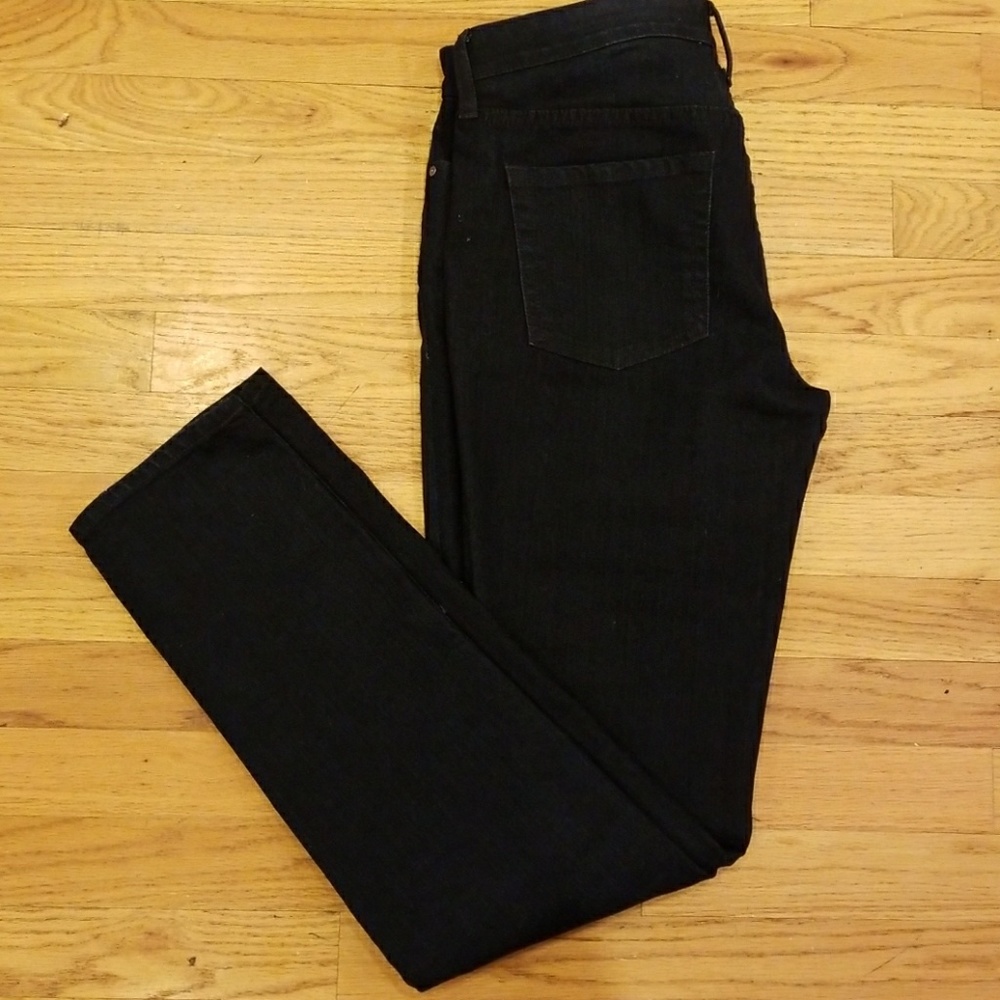 NWOT Dark Wash GAP Jeans